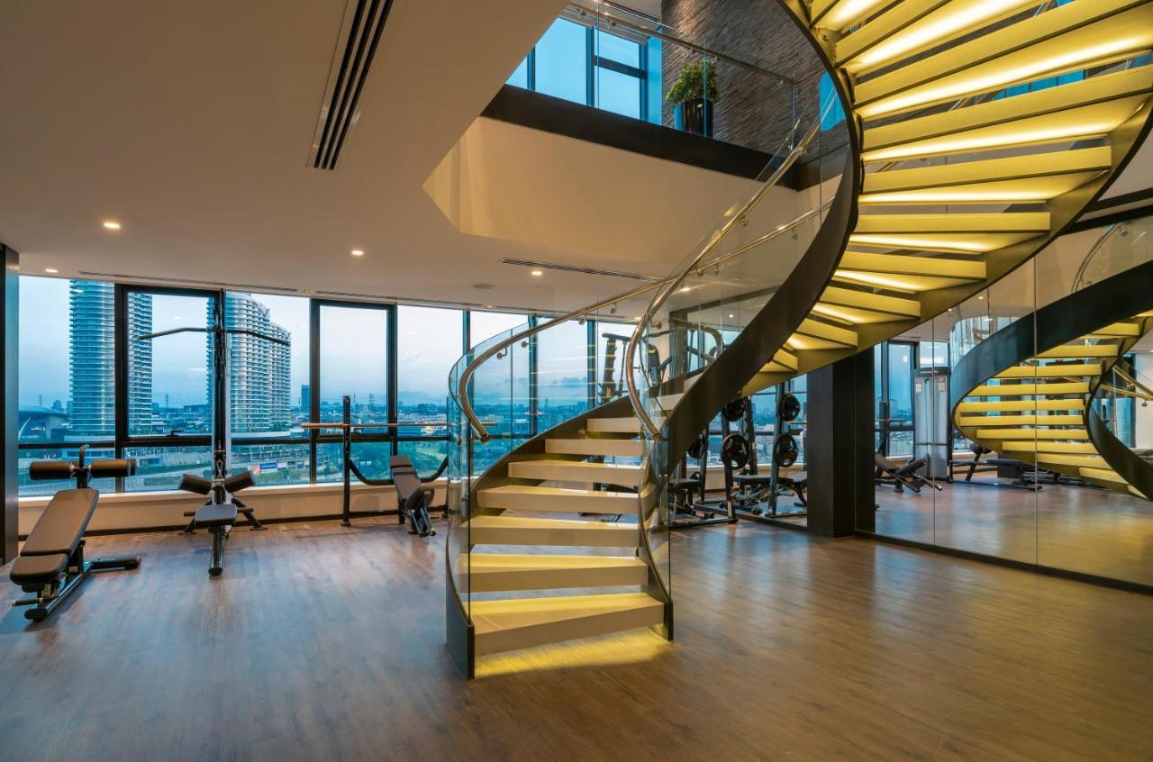 Centro Westside By Rotana Hotel Istanbul Bagian luar foto
