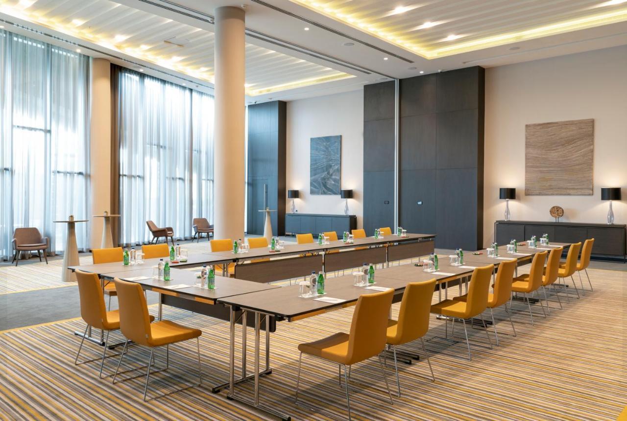 Centro Westside By Rotana Hotel Istanbul Bagian luar foto