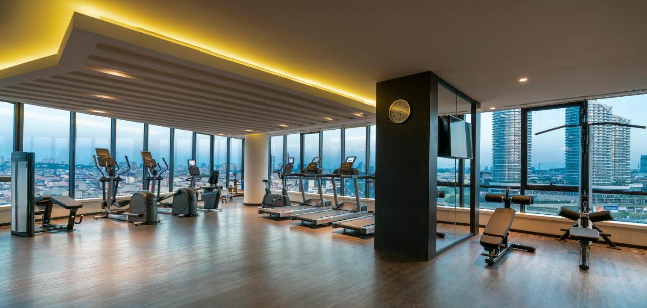 Centro Westside By Rotana Hotel Istanbul Bagian luar foto